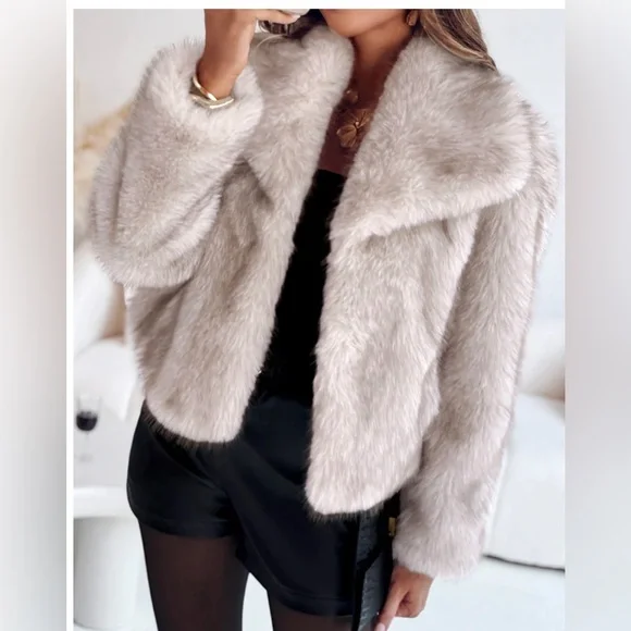 ✨ Faux Fur LUXE Cropped Jacket Khaki Crystal Accent Glam Luxe Sz S NWOT✨ - Picture 7 of 7